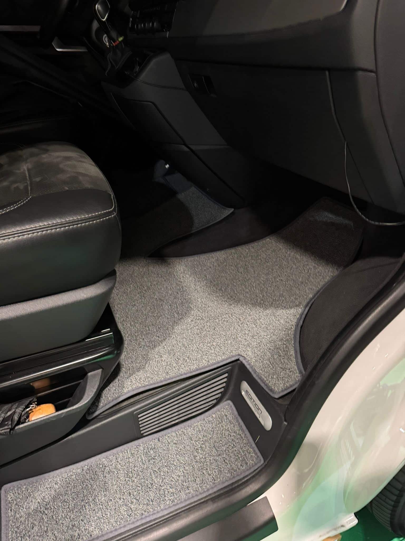 Tappeto anteriore (cabina guida) – VW T5, T6, T6.1 California e Multivan – su misura e resistente