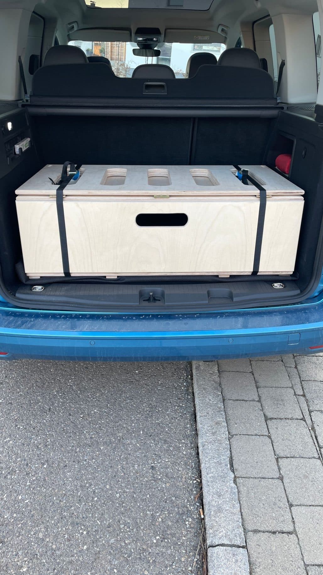 Campingbox GROMI O, für Hochdach Kombis (VW Caddy Maxi, Peugeot Rifter, Citroen Berlingo, Fiat Doblo, ...) – Bild 3