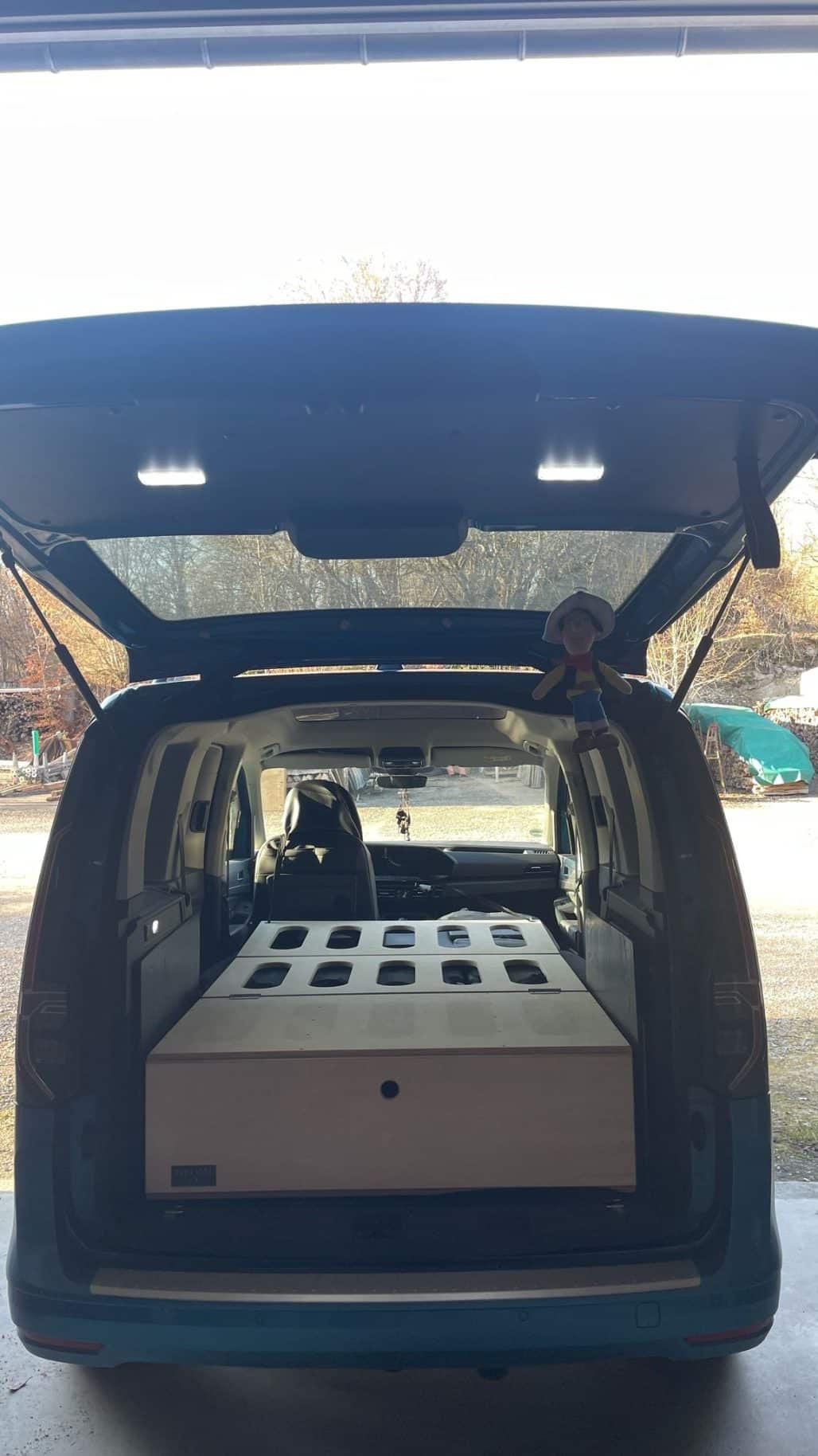 Campingbox GROMI O, für Hochdach Kombis (VW Caddy Maxi, Peugeot Rifter, Citroen Berlingo, Fiat Doblo, ...) – Bild 2