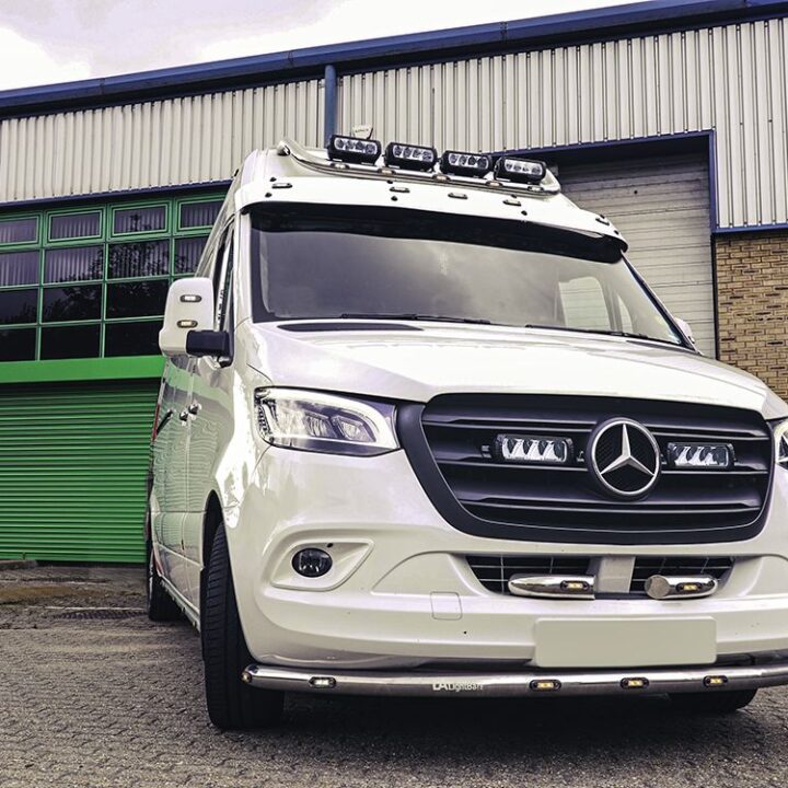 Kit di integrazione griglia Lazer LED Triple-R 750 - Mercedes Sprinter (2018+)