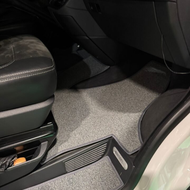 Front cabin mat – VW T5, T6, T6.1 California, Multivan – custom made and excellent resistance